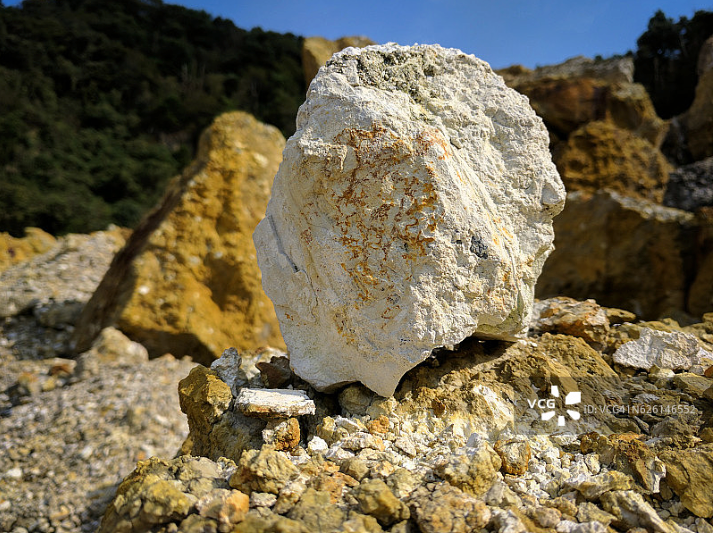Kaolin: The Secret Source of Porcelain Quality