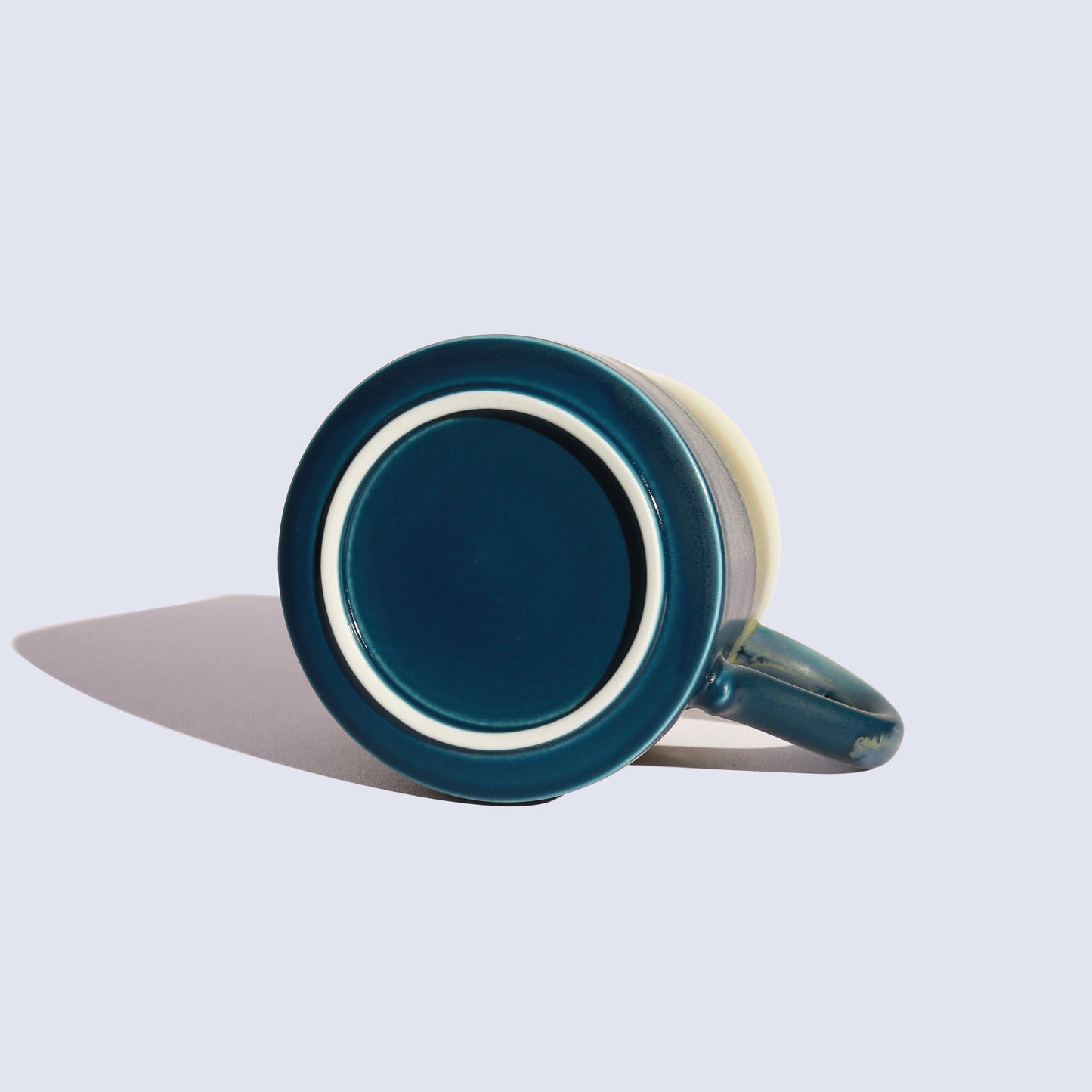 Tasse à café en céramique bleue