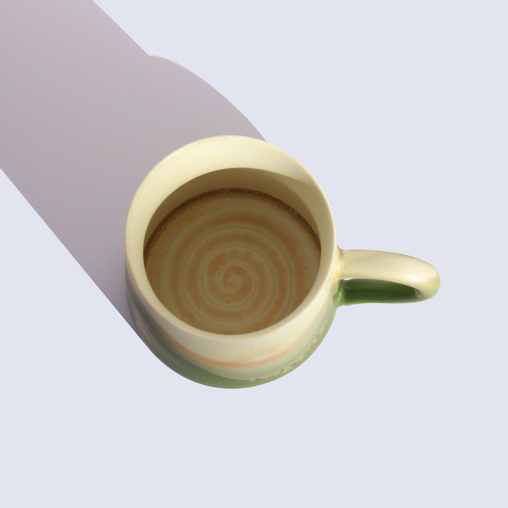 
                  
                    Tasse à café verte Cheralle 11,16 oz
                  
                