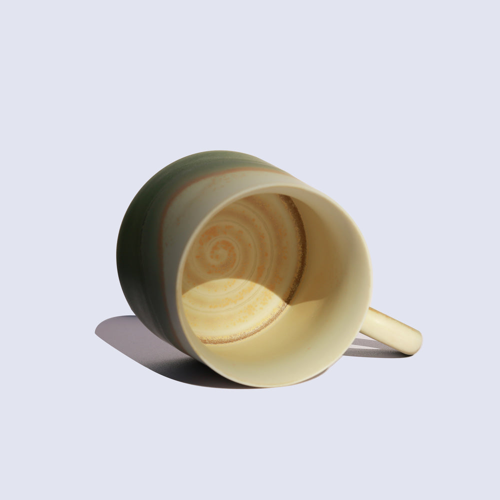 
                  
                    Tasse à café verte Cheralle 11,16 oz
                  
                