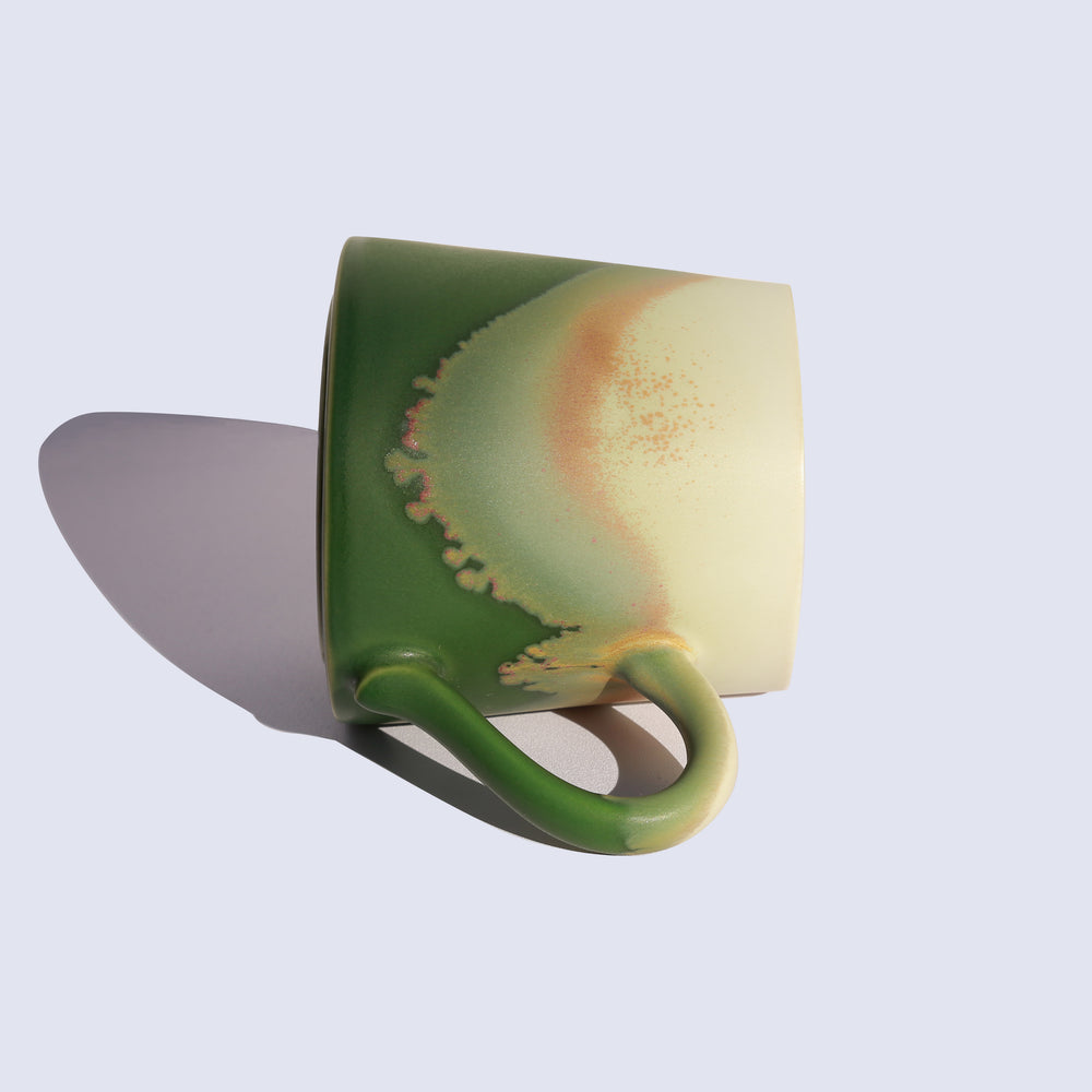 
                  
                    Tasse à café verte Cheralle 11,16 oz
                  
                