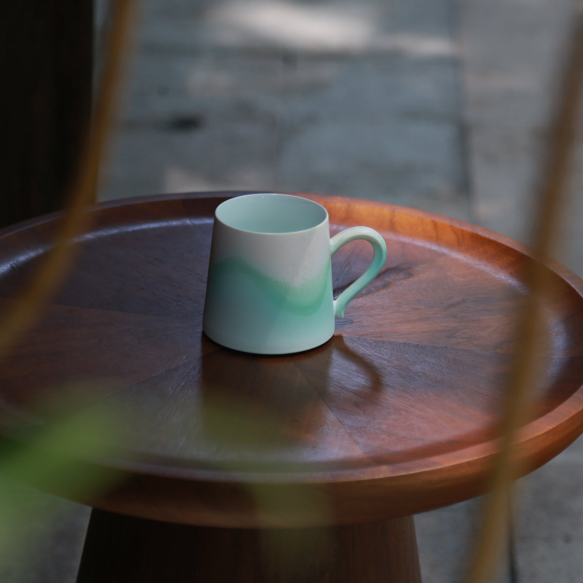 green mug